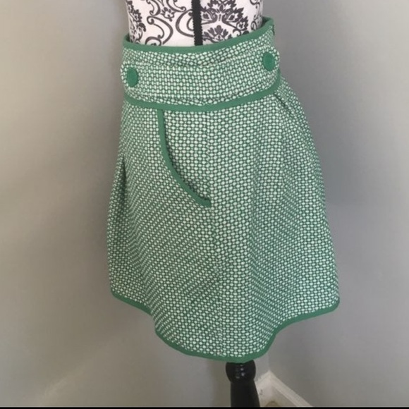 Tullette MIni Green and White Skirt Belting Detail - Picture 4 of 7